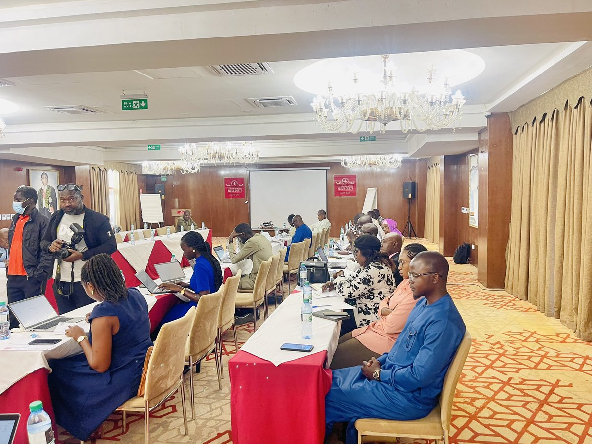 réactive et durable.
L’atelier réunit donc des acteurs institutionnels, techniques, communautaires et partenaires pour initier une réflexion collective autour des enjeux, des opportunités et des mécanismes à mettre en œuvre pour mieux protéger les populations vulnérables face