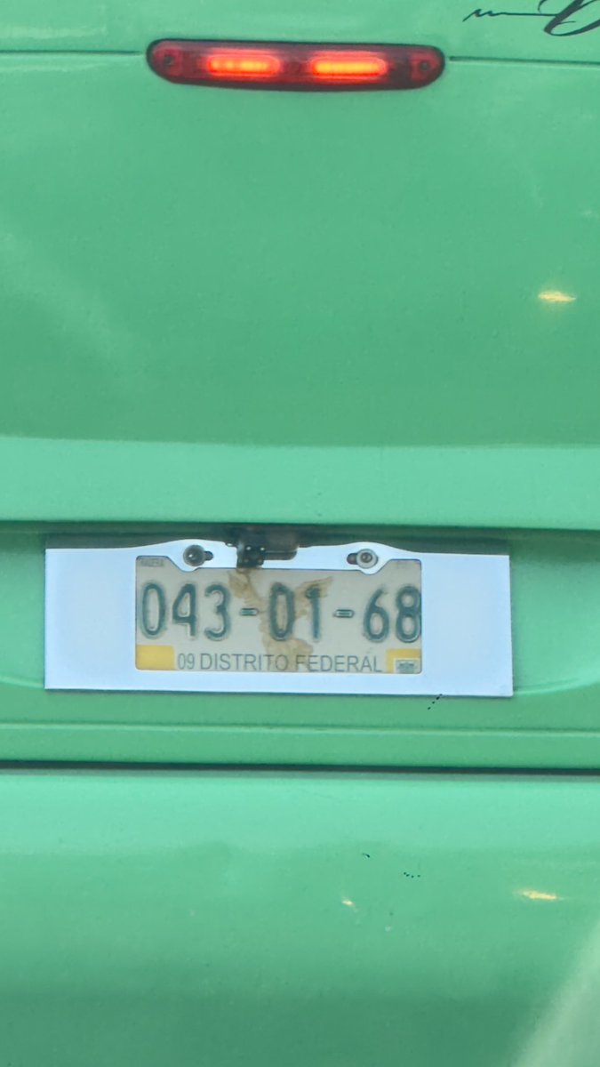 Freddysoto's tweet photo. @OVIALCDMX autobús agresivo se pasa altos y luego me cierra el paso donde se puede denunciar? https://t.co/9Oo0sUtzUu