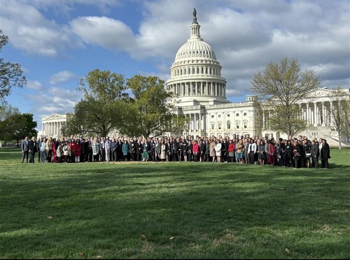 Em_citabine's tweet photo. Amazing work by @ASCO putting together an incredible #ASCOAdvocacySummit! 

There were over 170 ASCO members from 48 states present at this year’s event - a tremendous testimony to the diligence and passion of oncology providers across our country 🇺🇸🧑‍⚕️👩‍⚕️ https://t.co/vphidlDKiY