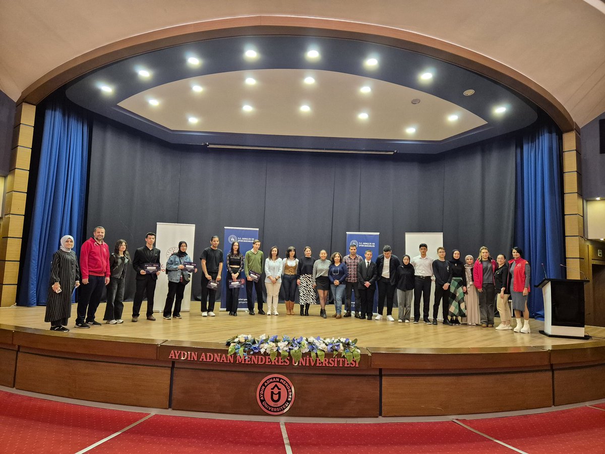 YenipazarGM_GSB's tweet photo. Gençlerarası Şiir Okuma Yarışması'na tüm gençlerimizi tebrik eder başarılarının devamını dileriz 😇 
#ŞiirOkumaYarışması
#KültürveaSanatFestivali https://t.co/gk56SqoVyH