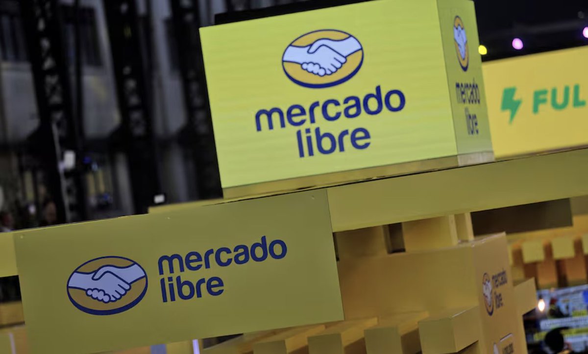 CiudadLiberal's tweet photo. El millonario plan de inversiones que anuncia Mercado Libre para Chile 

La inversión supone un impulso a la fuerza laboral, mediante la generación de más de 900 puestos de trabajo formal, que se suman a los 2.600 empleos ya existentes.

👉 https://t.co/JhNzaR0wgU https://t.co/2ZVAl5rCbP
