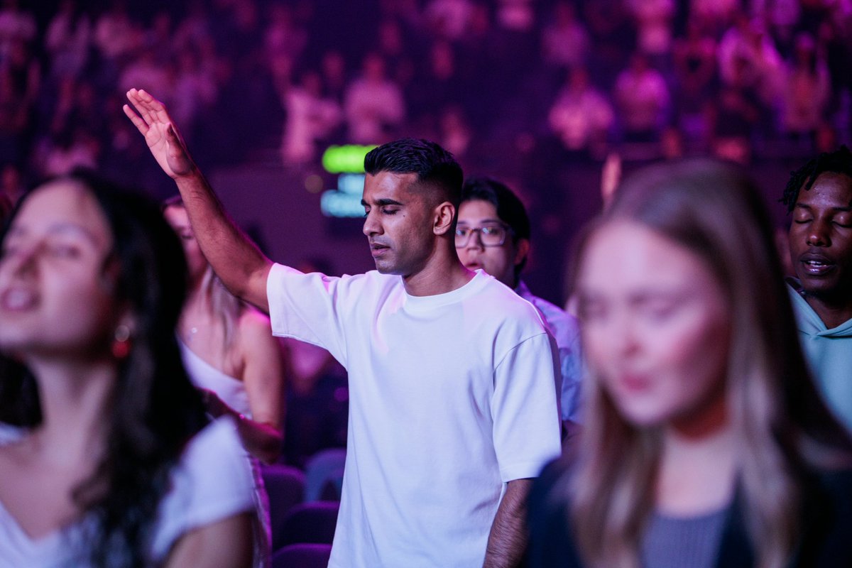 Astounding Sunday at @hillsonghills with incredible messages, powerful worship and impactful moments of community 🕊️

See you next week Church, we love you 🤍