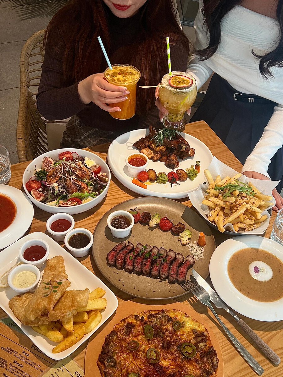 Lucia32154's tweet photo. Lunchtime bliss!  This spread is calling my name.  From salads to steaks, everything looks amazing 😋 https://t.co/aPoK22ReTK