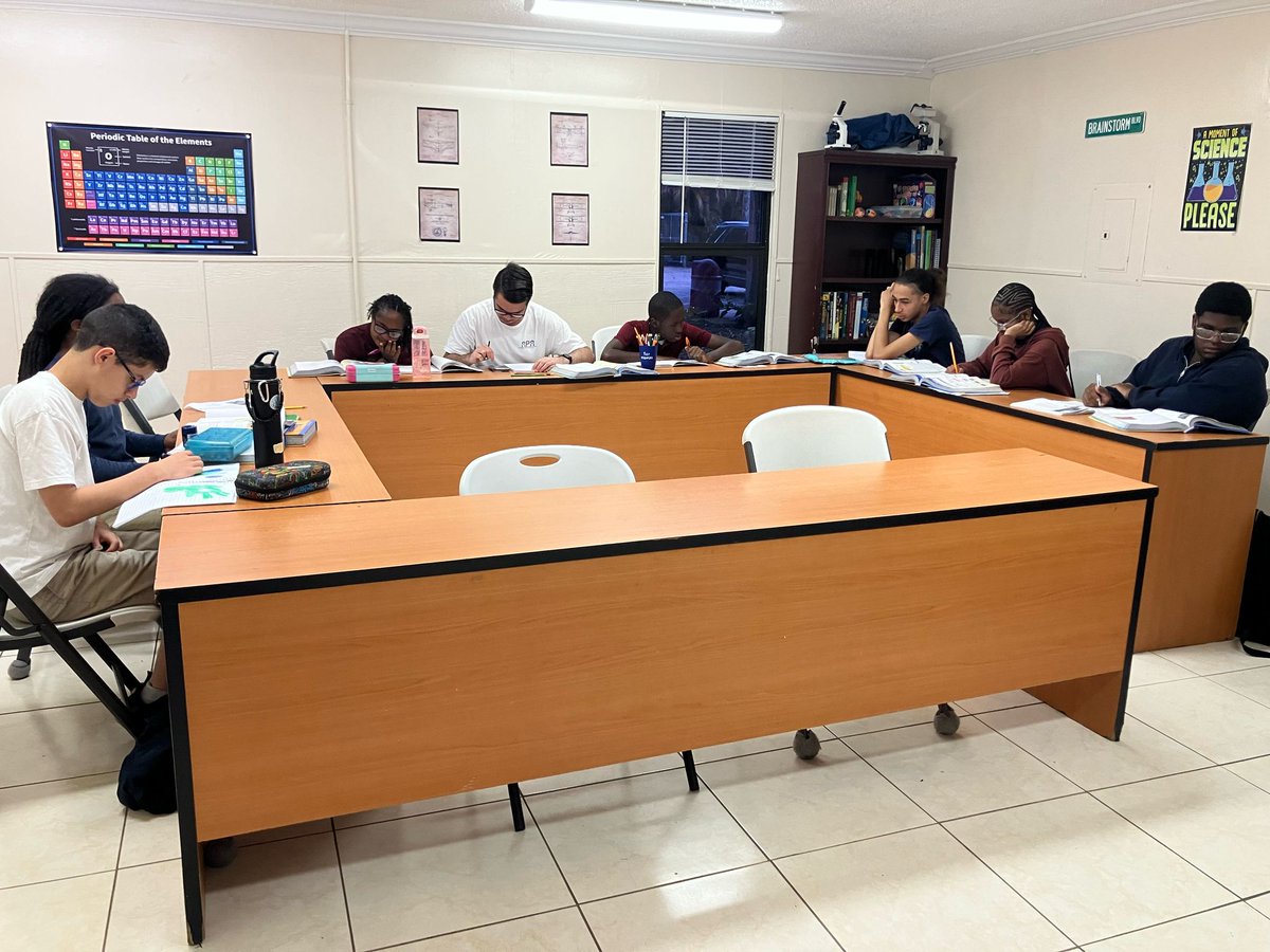 AmericanPrepA's tweet photo. Our 5th-period Science class is working hard to explore the fascinating world of single-celled organisms and viruses! 🧬 From bacteria to viruses, these young scientists are diving deep into microbiology with curiosity and focus! 💡🧫 #ScienceClass #AmericanPrepAcad #ProudToBeAPA https://t.co/wAYFTCmv9Z