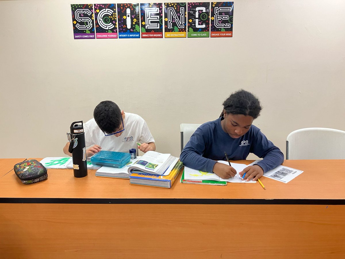 AmericanPrepA's tweet photo. Our 5th-period Science class is working hard to explore the fascinating world of single-celled organisms and viruses! 🧬 From bacteria to viruses, these young scientists are diving deep into microbiology with curiosity and focus! 💡🧫 #ScienceClass #AmericanPrepAcad #ProudToBeAPA https://t.co/wAYFTCmv9Z