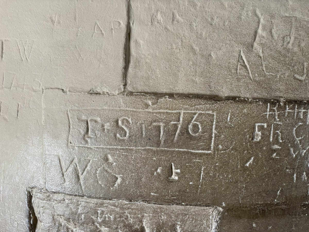 I enjoy noticing things like this; random graffiti on the spiral staircase on the way up to the Whispering Gallery in <a href="/StPaulsLondon/">St Paul's Cathedral</a>. Who were these people? How did life treat them? Were they happy and healthy? 🤔 #London <a href="/135thdegree/">135th Degree</a>