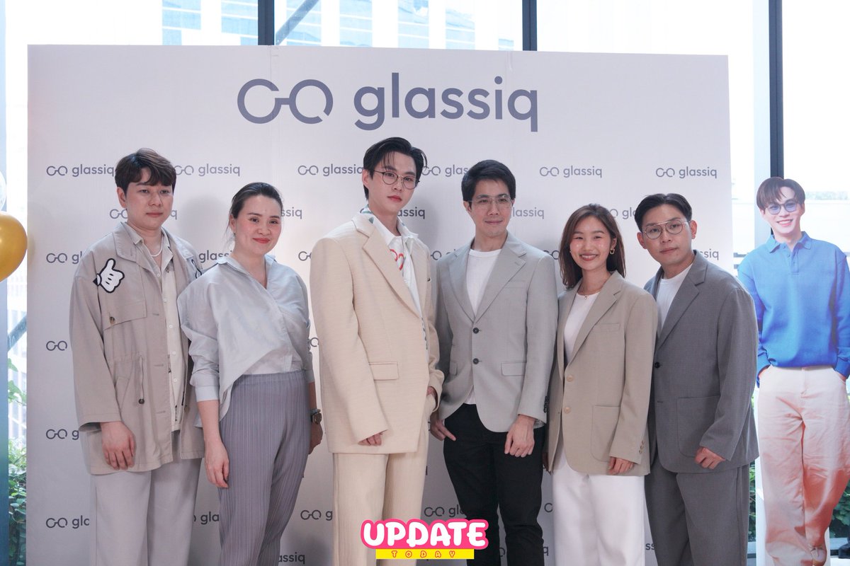 Update__today's tweet photo. " บีเวอร์ พรรษพล " ร่วมงานเปิดตัวคอลเลคชันแว่น glassiq | Bever " Beyond Ordinary " แว่นที่ออกแบบมาเพื่อตอบโจทย์ทุกไลฟ์สไตล์ในแต่ละวัน 👓✨
GLASSIQ X BEVER
#bbverpj
#GlassiqxBever
#beyondordinary #glassiqbever
#GlazziqtoGlassiq #Glassiq
#UPDATETODAY #ข่าวบันเทิง #ข่าว https://t.co/gXdBGt5Wbe