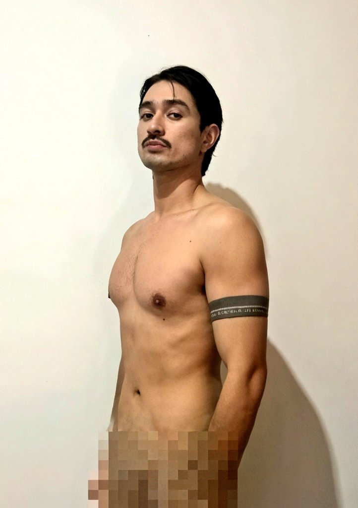 mrvvip's tweet photo. Alessandro Del Salomo shirtless on com card snaps. #modelwatch https://t.co/SnLH8TZlbJ