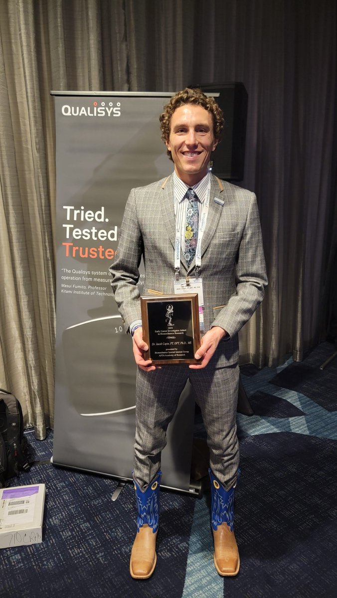 Congratulations to Dr. Capin who received the 2025 Early Career Investigator Award in Biomechanics Research from the Biomechanics SIG of the APTA Academy of Research! He was presented with the award at CSM in February. We're so proud of you! #research #lastlab #mupt #CSM