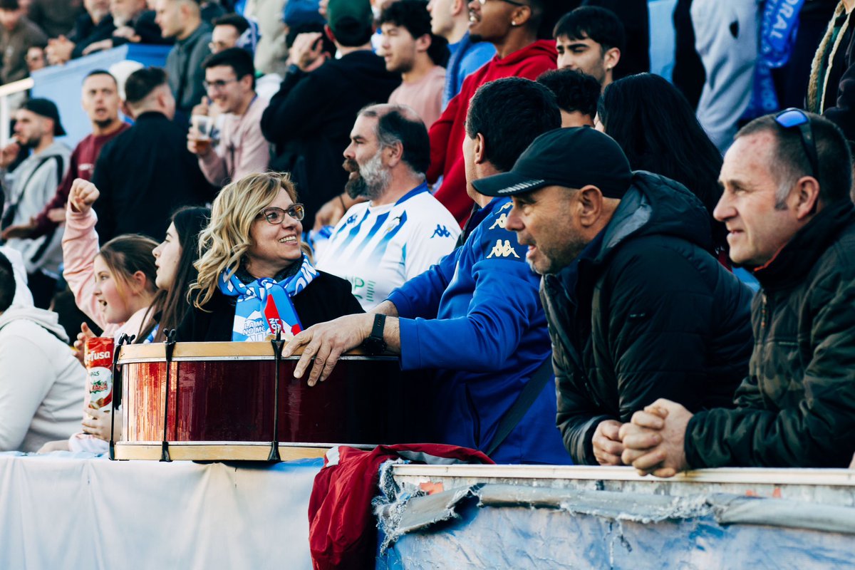 CD_Alcoyano's tweet image. 🦇 Un equipo que 𝒍𝒖𝒄𝒉𝒂 𝒉𝒂𝒔𝒕𝒂 𝒆𝒍 𝒇𝒊𝒏𝒂𝒍.
✨ Una afición que 𝒏𝒖𝒏𝒄𝒂 𝒇𝒂𝒍𝒍𝒂.

Esta semana volvemos a casa 🏡

#LMET🫵