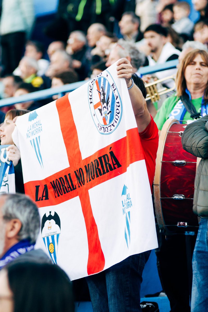 CD_Alcoyano's tweet image. 🦇 Un equipo que 𝒍𝒖𝒄𝒉𝒂 𝒉𝒂𝒔𝒕𝒂 𝒆𝒍 𝒇𝒊𝒏𝒂𝒍.
✨ Una afición que 𝒏𝒖𝒏𝒄𝒂 𝒇𝒂𝒍𝒍𝒂.

Esta semana volvemos a casa 🏡

#LMET🫵