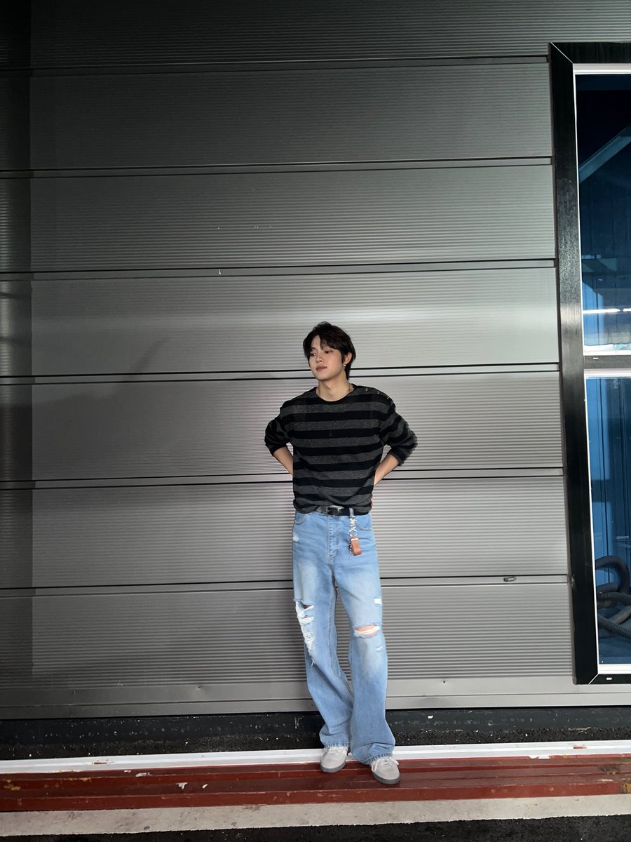 ej_Clothes's tweet photo. #의주 240828 앤팀 인스타 의주

🏷️ KIMUIR 키뮤어 디스트로이드 데님 팬츠_블루

💲￦99,000 ➡️ ￦79,200

🔗 https://t.co/rUzG8mWBuH

#andTEAM #의주 #ウィジュ https://t.co/maP9QQhMEK