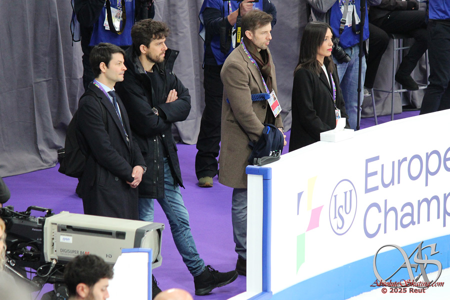 absoluteskating's tweet photo. From planning ice time and training schedules to staff development, Christopher Trevisan does it all - we caught up with the @SkatingSchoolCH’s director to hear more about his behind-the-scenes work.

https://t.co/8Qcw3NVJMB https://t.co/vxKYBTqn3z