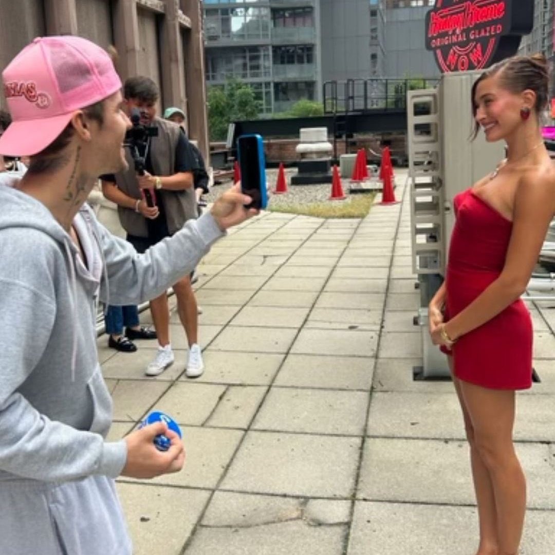 nermoeg's tweet photo. "Hailey posts herself from Justin's Instagram"

Literally him: https://t.co/HmmIRPskjy