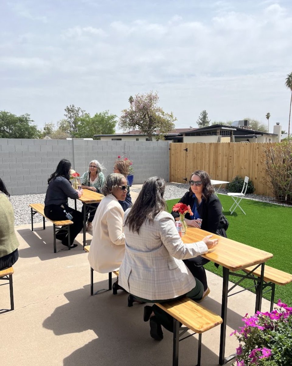 BCBSAZ's tweet photo. Arizona Moms in Recovery Get A Second Chance!

Details here: https://t.co/XS0qxYbQuS

#Medicaid #Arizona #RoyaHealthFoundation https://t.co/ND4CCghD3V