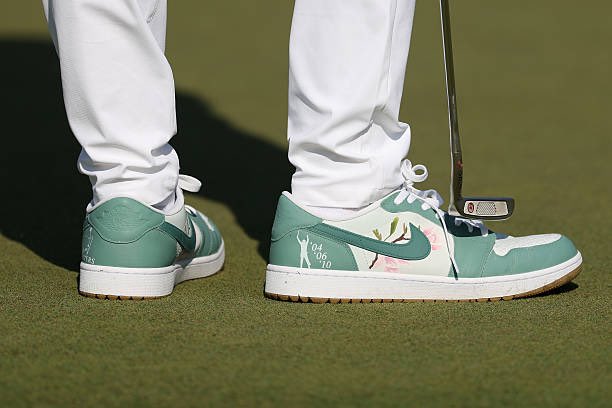 NUCLRGOLF's tweet image. Phil Mickelson’s Masters themed kicks 👟🔥