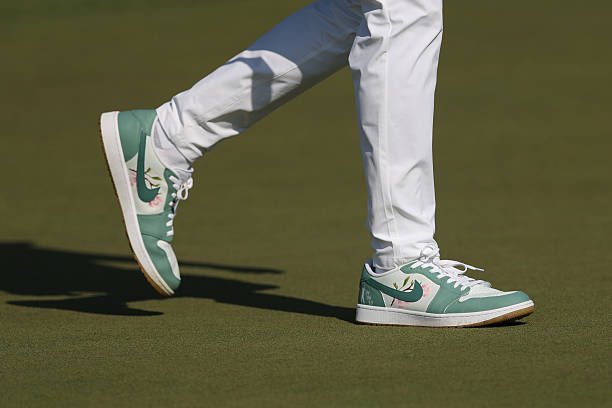 NUCLRGOLF's tweet image. Phil Mickelson’s Masters themed kicks 👟🔥