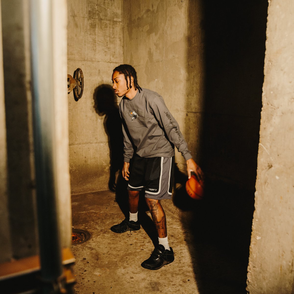 and1basketball's tweet photo. Theyโre called the greats for a reason. ๐๐ฅ @leaky_roof #RetroRise #AND1 https://t.co/BO8UVBIdWv