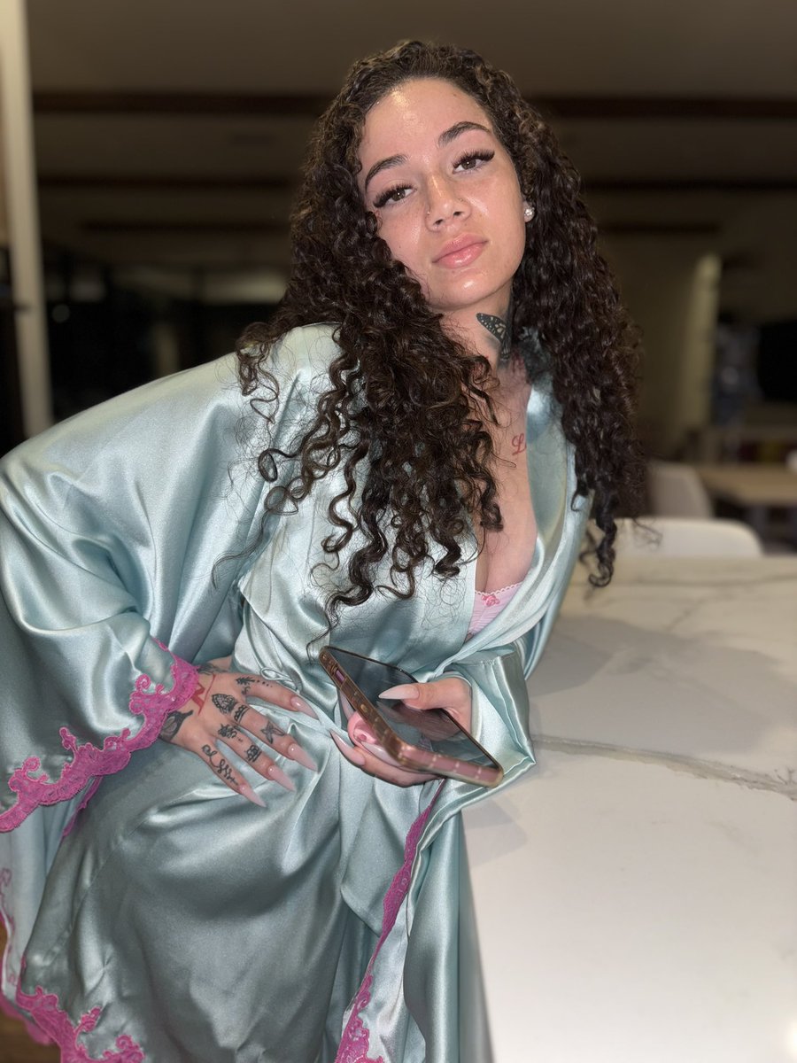 BhadBhabie's tweet photo. GM say it back💅🍼 https://t.co/lC2PRivIIs