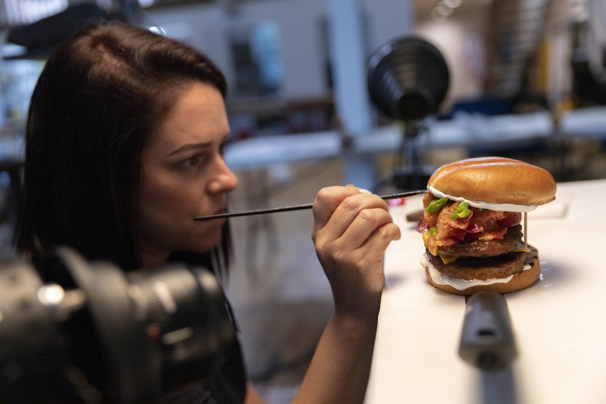 StudioKayMTL's tweet photo. 👀 🍔  Behind every perfectly stacked burger shot is a food stylist making micro-adjustments.
From gently melting cheese with a steamer, to stacking patties with precision, to brushing buns for the perfect sheen. https://t.co/GAwcxYeEqs