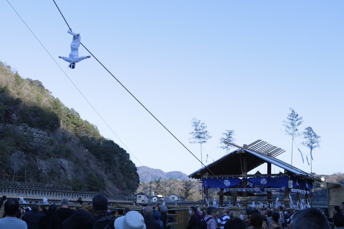 DT115A's tweet image. 無形文化遺産でもある行波の神舞を見てきました笑

次に見れる日は33歳や^_^^_^