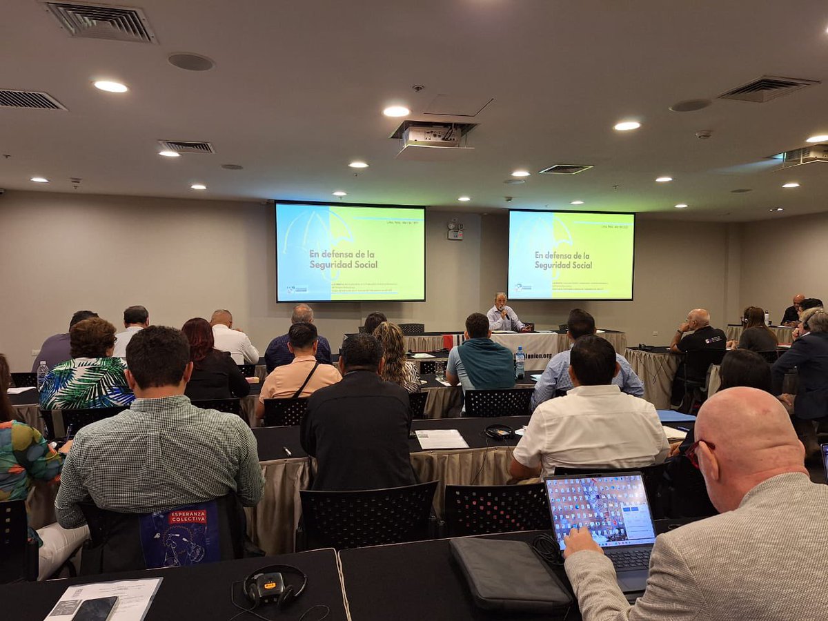 En el Foro Internacional de Pensiones, que se realiza en Lima Perú, en el marco de la Jornada “Lo Público es de Todos”, <a href="/LuisMesina1/">Luis Mesina</a>, secretario general de la Confederación Bancaria y del Sistema Financiero y vocero de la <a href="/CNT_NOmasAFP/">Coordinadora No+AFP</a> , exponiendo los fundamentos para defender