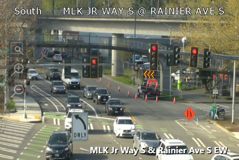 MLK Jr Way s Winthrop StとS Hanford Stの間のMLK Jr