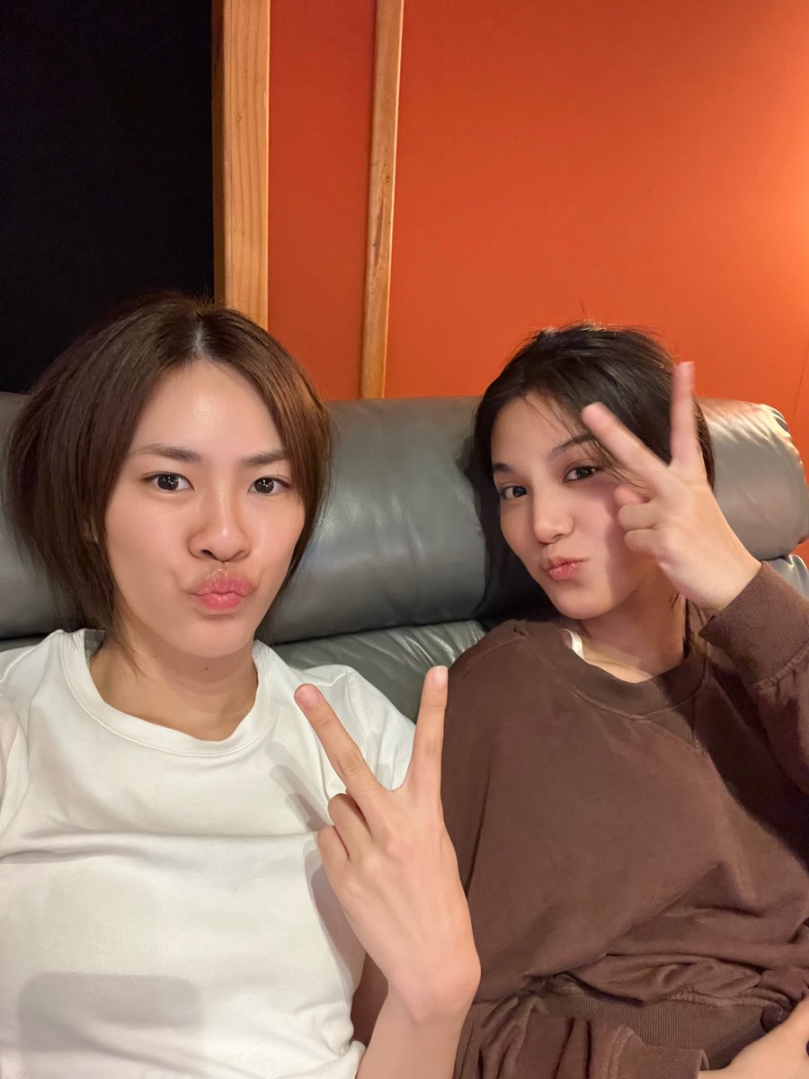 emiamily's tweet photo. 🎤🧡 https://t.co/0q1pnFgKfr