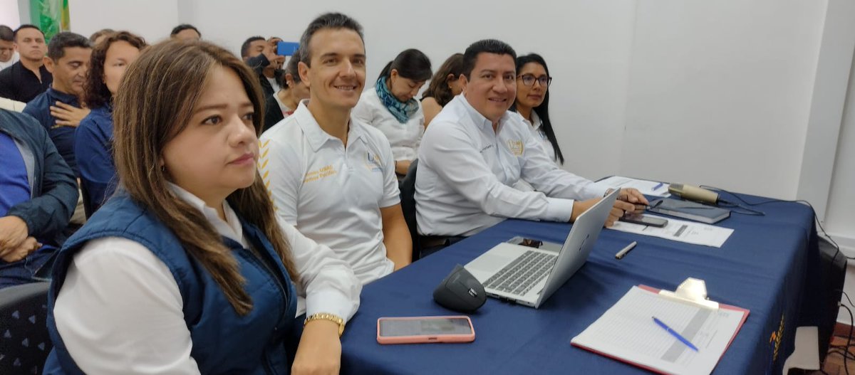 diegovelasco796's tweet photo. @ElOIRdelaRegion 🚀#SISSUZonaCentroSur El equipo del #CEAD de Popayán, conectado al 100% en el despliegue de la ZCSUR "Consolidando la reticularidad 2025" donde se presentan los resultados del trabajo social enfocado a los territorios 👊💪 @ElOIRdelaRegion https://t.co/OYluncLl0y