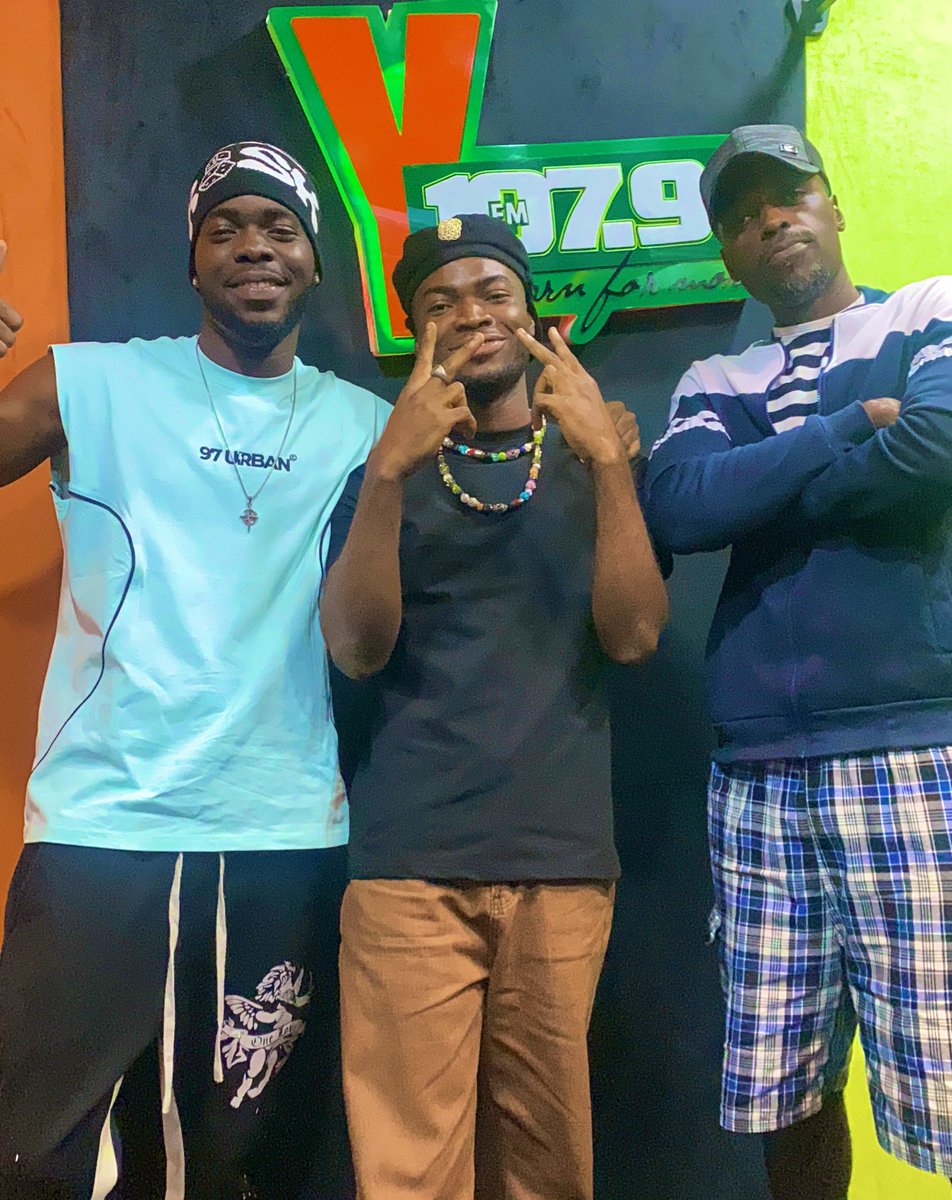 Great convo with <a href="/beeziboymusic_/">Beeziboy</a> on #ShoutsOnY with <a href="/ajdahottest/">AJ DaHottest 🔥💯</a> 
 Go check out his new record FREE MY MIND on all DSPs.