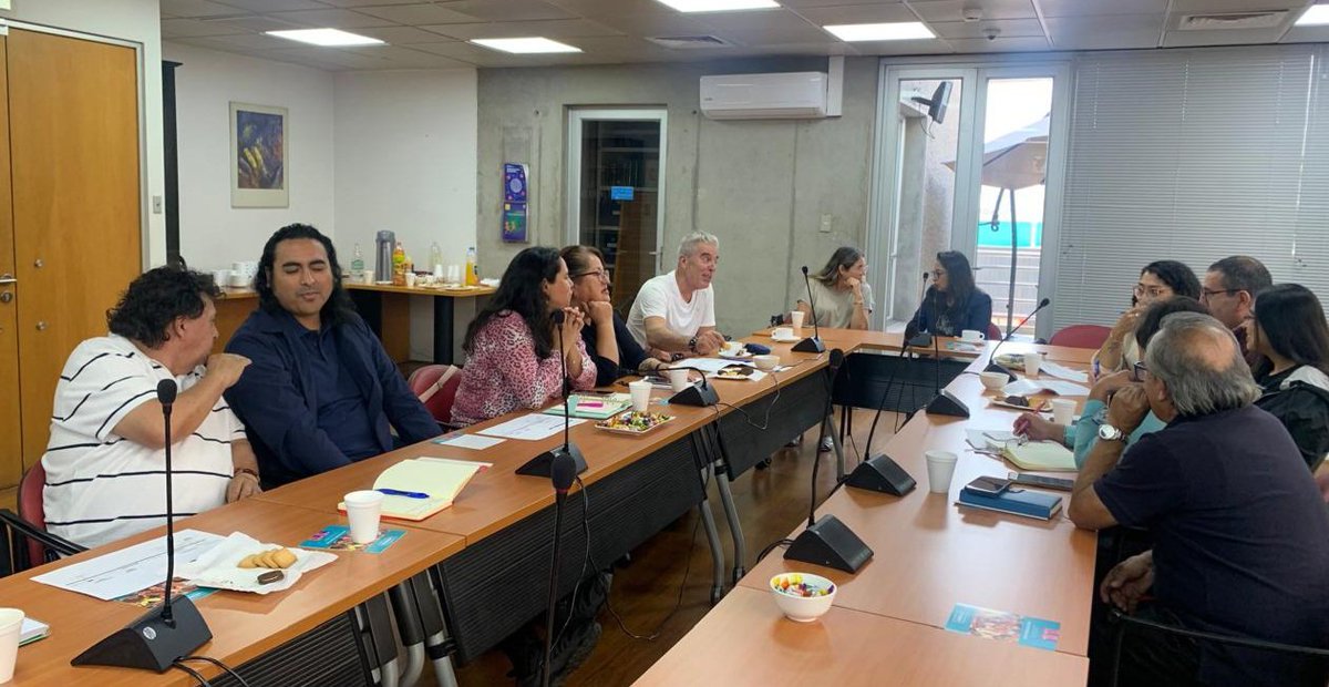drtmetrooriente's tweet photo. 📌 En la @OITconosur se desarrolla el #CTRU dependiente de la Inspección Comunal Santiago Oriente. Allí, la directora regional, Carolina Campos Valdivia, sostuvo un diálogo cono las y los consejeros sobre materias de negociación colectiva y cláusulas del contrato colectivo. https://t.co/qcrPCwtWh7