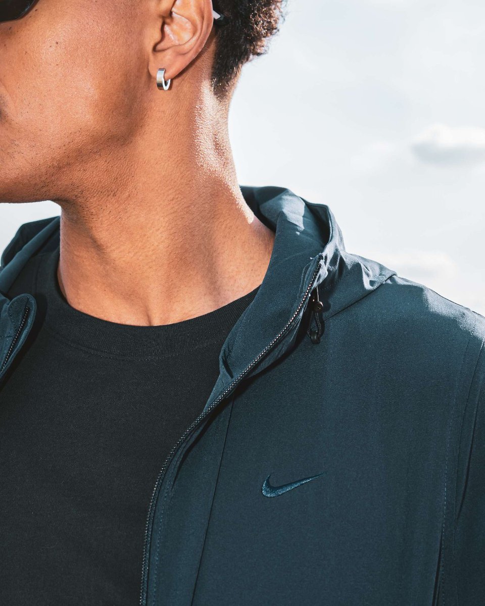 Shiekh's tweet image. Comfort so good, you’ll run extra laps just for fun 😮‍💨

🛒 Shop the look {link in bio}

#NikeFit #ActiveLooks #ShiekhMoves #AllDayActive #AthleisureVibes #Nike