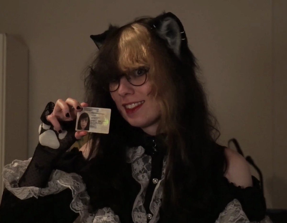 Hii! I am Mia and I am officially a girl now :3
