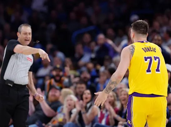 LakeShowYo tweet media