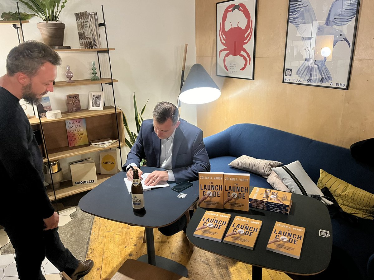 UnderlineVC's tweet photo. Spotted today in Bucharest: B2B #sales advisor Zoltan Vardy (@zvardy) in a conversation on founder-led sales w/ Zsolt Nagy from Vicket. And @bogdaniordache as a moderator. Bonus: book signing of Zoltan’s The Launch Code #book. #underline https://t.co/q8nynV0ZjH