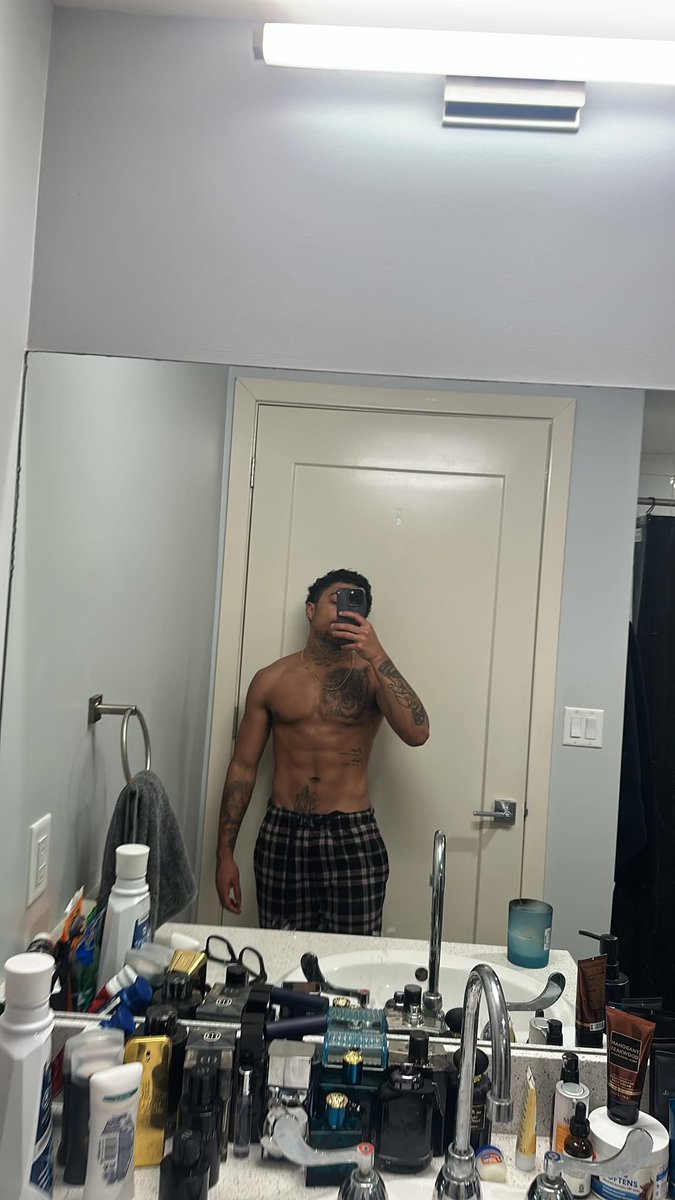 transdaddy23's tweet photo. https://t.co/IzQfzrfznG