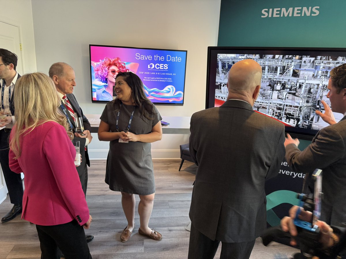 GaryShapiro's tweet image. With @coinbase and @Siemens at #CTATechWeek #CESontheHill!