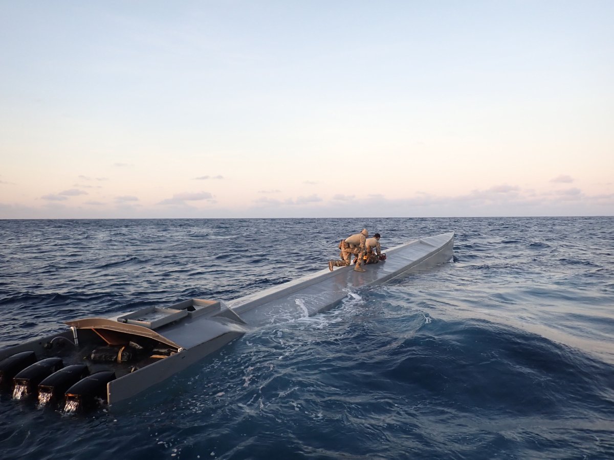USCGSoutheast's tweet photo. #Breaking ❌❄️@USCG Cutter James' crew offloads +48, 400 lbs of illegal narcotics worth approx. $509M at @PortEverglades, Wed. The 11 cases happened in the Eastern Pacific &amp; resulted in the detainment of 34 suspected drug smugglers. @TheJusticeDept 
Read: https://t.co/woKVfFQi1H https://t.co/O8xeS6oCK2