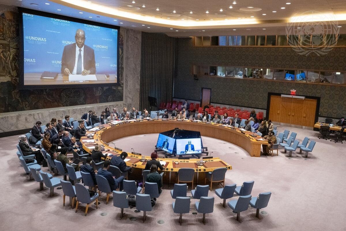 In his briefing to the Security Council on 3 April 2025, SRSG Simão of <a href="/UN_UNOWAS/">UNOWAS</a> emphasized the urgency to "address the root causes of conflict and mitigate the impact of climate change" on West Africa &amp; the Sahel  #ClimatePeaceSecurity webtv.un.org/en/asset/k1y/k…