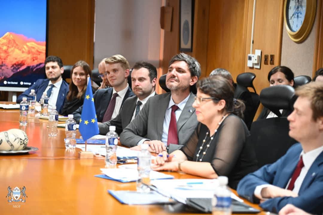 EUinBotswana's tweet photo. Day two of the working visit of the Africa Working Group Party of the Council of the European Union (COAFR) was dedicated to insightful discussion with the Vice-President/Minister of Finance, Ndaba Gaolathe #EUinBotswana https://t.co/P9xicT6I4c