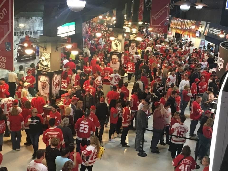 JohnKeatingTV's tweet photo. 8 years ago tonight!  Where does the time go?  The last game at the Joe.  My last game at LCA is Monday vs Dallas. https://t.co/jND4iKxiUH