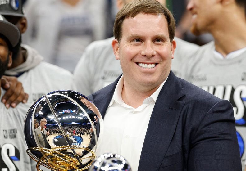 TheDunkCentral's tweet image. “Patrick doesn’t know basketball, and he knows he doesn’t.” 😬

- An anonymous source on Mavericks Owner Patrick Dumont

(Via @TheAthletic )