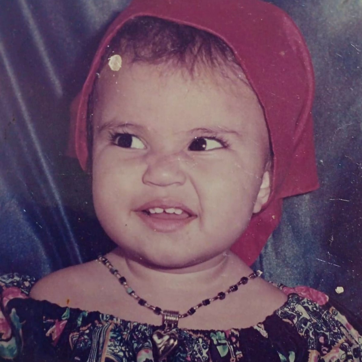cortinacreates's tweet photo. why am I an odd kid?

i've always been kinda antisocial, hate leavin the house. always liked stuff no one knew or cared about. never faked likin anyone. only talked to ppl who made me feel safe, other odd kids. didn't have many friends, but the ones i had were the real ones.

don't try to fit in. i never did, got hella judged for it, and they'll prob do the same to u. but fr, be happy in ur own oddness.

i'll always be an odd kid, and i freakin love it 🖤💛