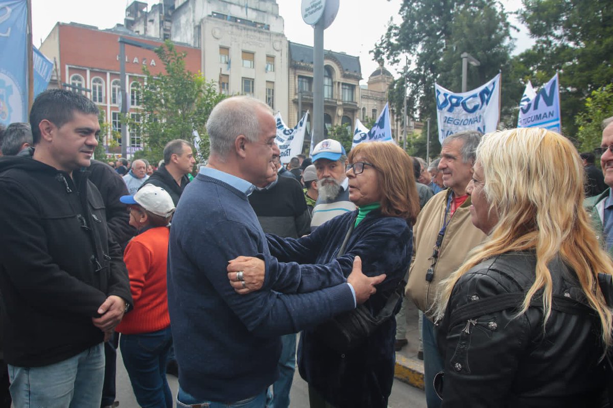 javier_noguera's tweet photo. Hoy estuve acompañando a los jubilados tucumanos en la plaza Independencia en su legítimo reclamo al inhumano régimen de Milei por haberes dignos y cobertura de medicamentos de la que fueron privados. https://t.co/72hRdcen5g