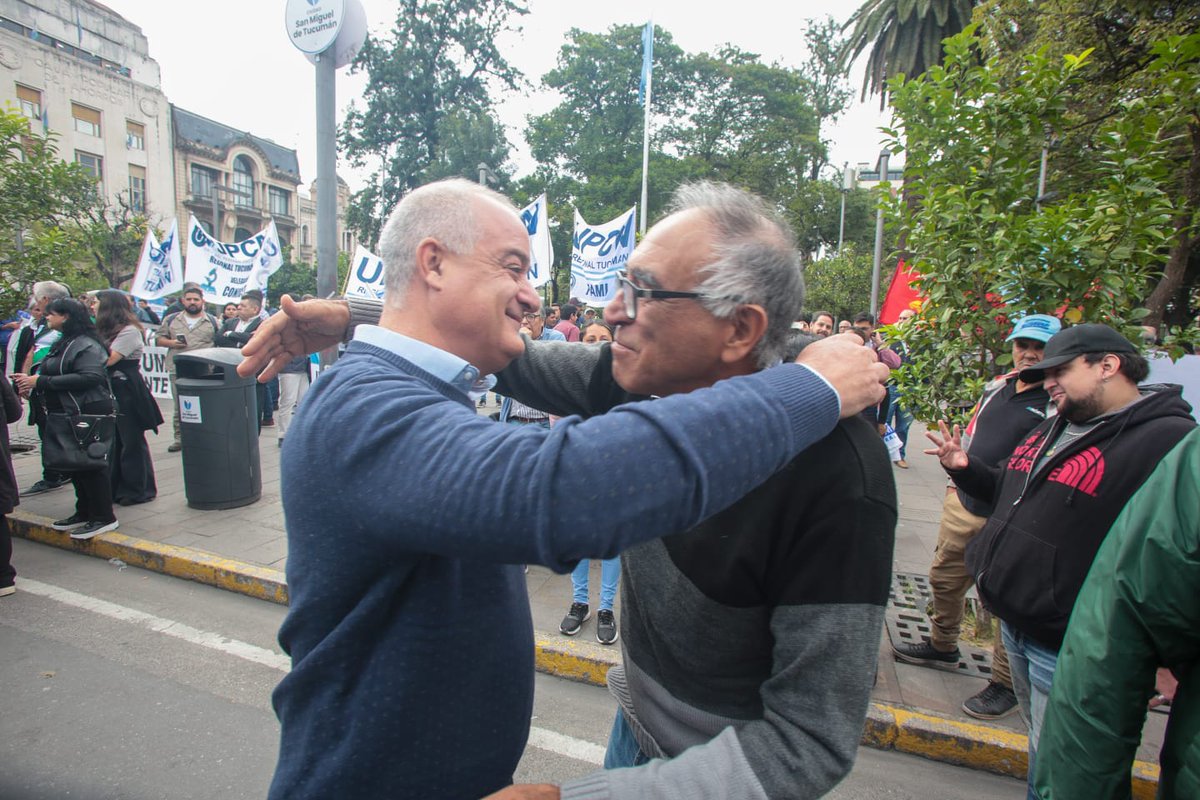 javier_noguera's tweet photo. Hoy estuve acompañando a los jubilados tucumanos en la plaza Independencia en su legítimo reclamo al inhumano régimen de Milei por haberes dignos y cobertura de medicamentos de la que fueron privados. https://t.co/72hRdcen5g