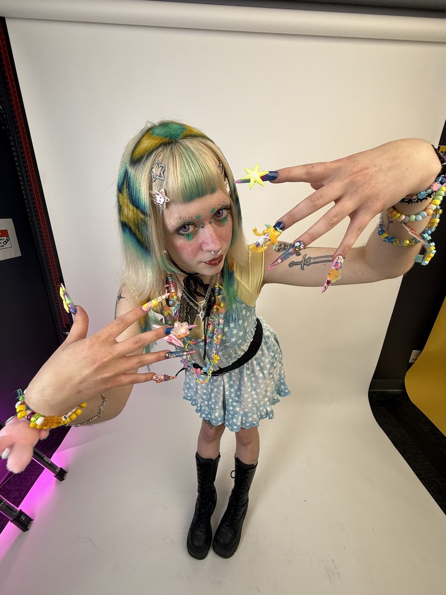 m4rycore's tweet photo. JIRACHIIIII

hair done by @/ emily6artistry on insta
nails by @/ thatzhotnails on insta

#hair #wig #jirachi #nails #photoshoot #hairstylist https://t.co/Tc9HSLad9z