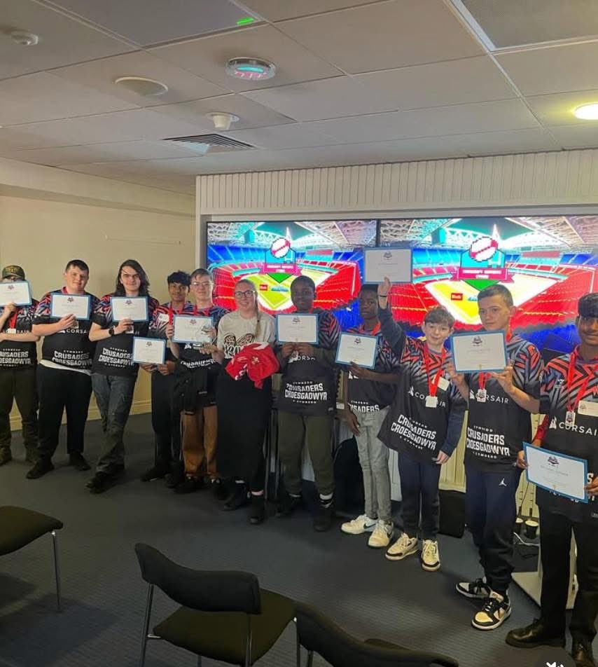 MrOwenACSHead's tweet photo. Our Under 18's team have only gone and done it! 

A massive congratulations to the team and coach Mrs Male on winning the Under 18's Minecraft eSports Cymru League. 

A fantastic achievement and beating a range of impressive teams on the way to the final including Bridgend College and Cardiff & Vale College, previous winners in the past.

Our ALN team also did us proud, reaching the semifinal before losing to eventual winners Bridgend College. Da lawn pawb!

#StriveBelieveAchieve✨
#TogetherStronger🤝 
@AberdareSchool @ict_miss