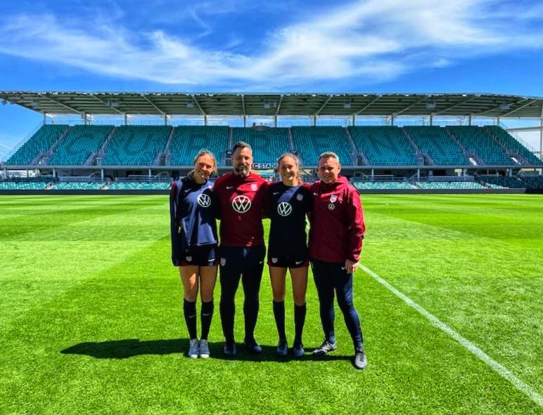 LD_GK's tweet image. Always an honor and privilege to wear the crest. Incredible time with the U20's which was even more enjoyable by working with current @DukeWSOC staff and players. There was even a surprise meeting with a legendary Blue Devil.