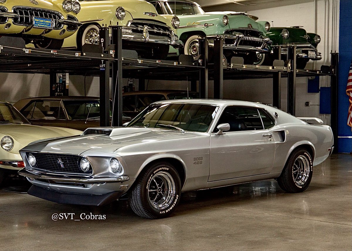 #ThrowbackThursday | Today’s feature Mustang is this custom 1969 Boss 429… Stunning 😍 
#Ford | #Mustang | #Boss429