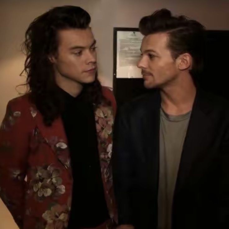 suefroog's tweet photo. Mrs. &amp; Mr. Tomlinson https://t.co/pRrvyWASQE